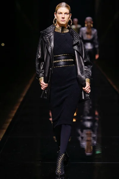 Look 28